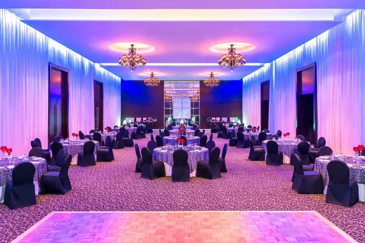 Дубай: Majestic Cove Hotel