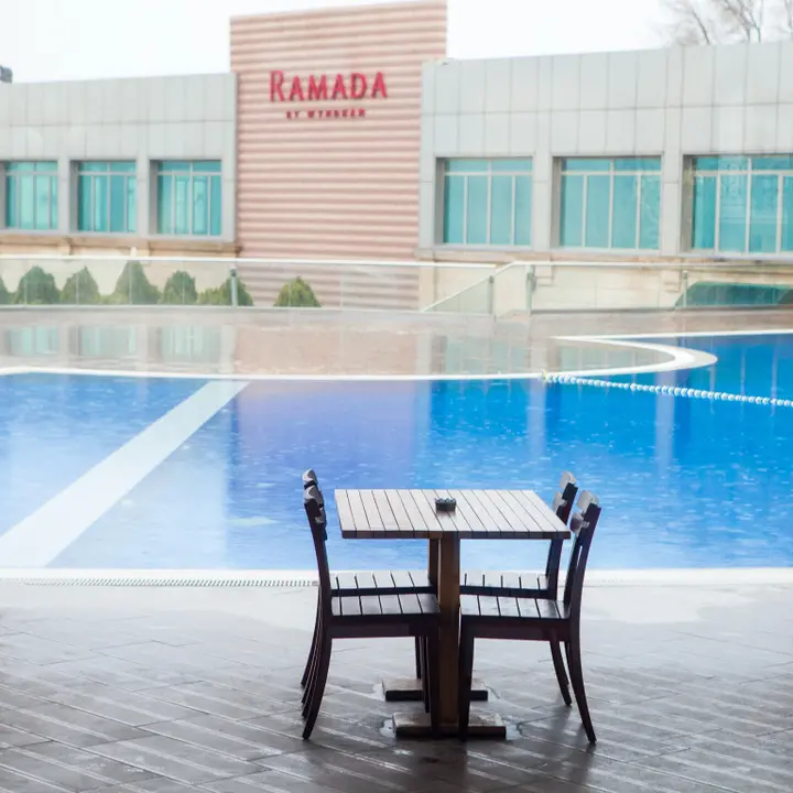 Баку: Отель Ramada Baku
