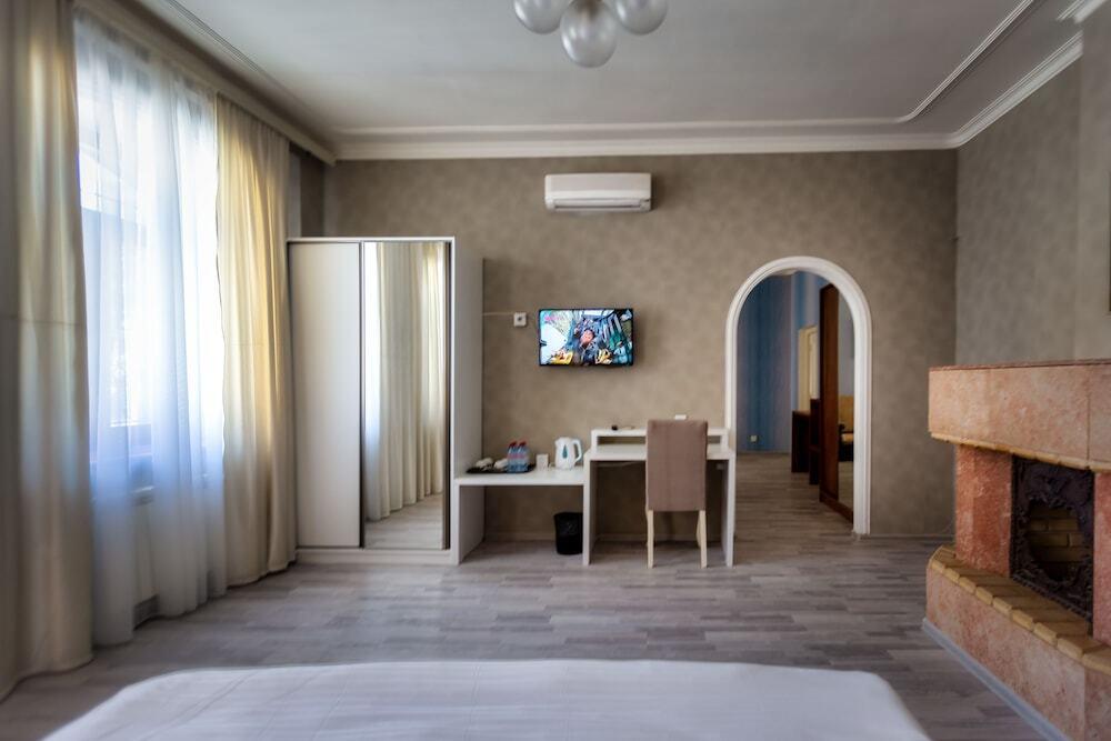Баку: Baku Palace Hotel