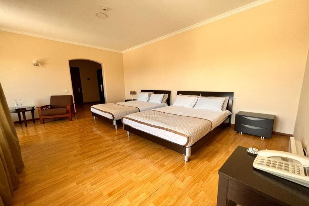 Тбилиси: Hotel Beaumonde Garden