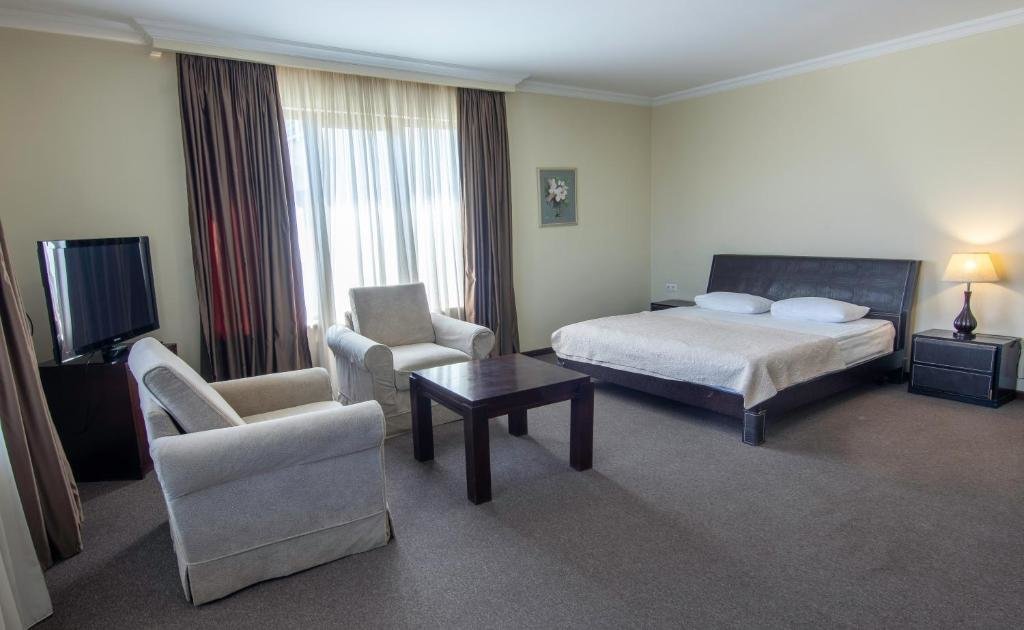 Тбилиси: Hotel Beaumonde Garden