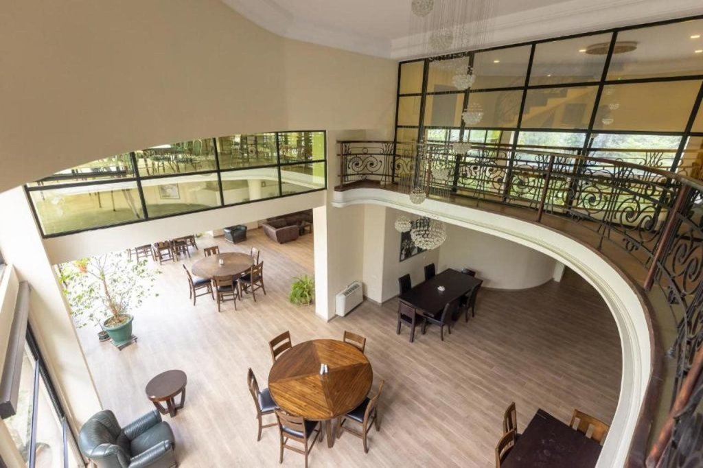 Тбилиси: Hotel Beaumonde Garden