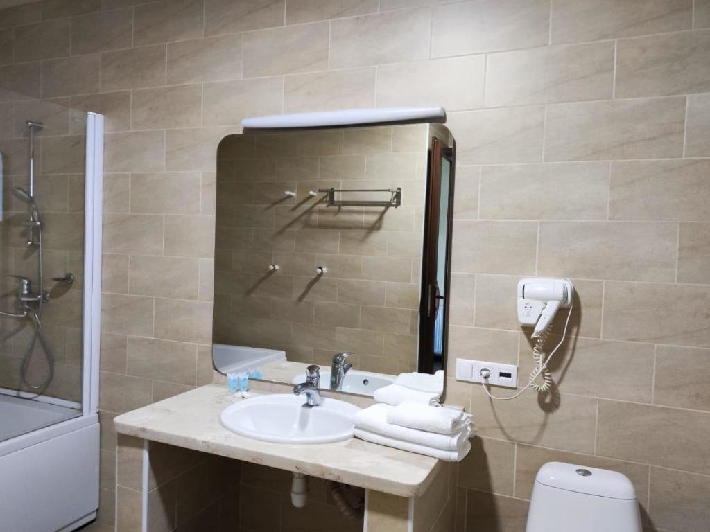 Тбилиси: Hotel Beaumonde Garden