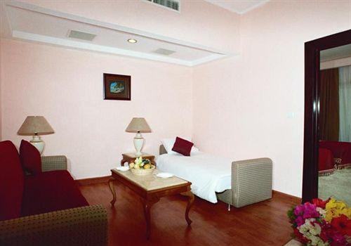 Хургада: Golden 5 Sapphire Suites Hotel