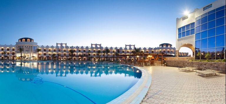 Хургада: Golden 5 Sapphire Suites Hotel