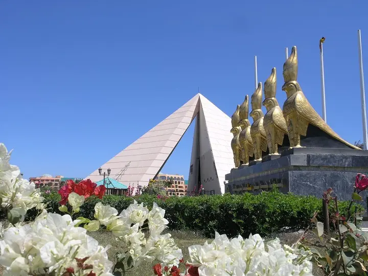 Хургада: Golden 5 Sapphire Suites Hotel