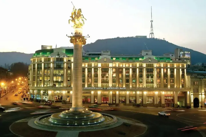 Тбилиси: Отель Courtyard by Marriott Tbilisi