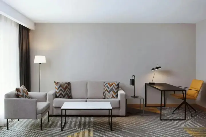 Тбилиси: Отель Courtyard by Marriott Tbilisi