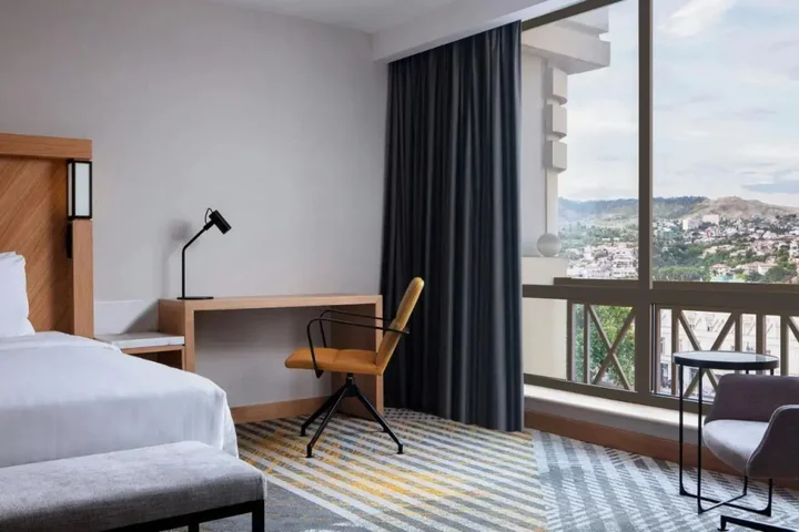 Тбилиси: Отель Courtyard by Marriott Tbilisi