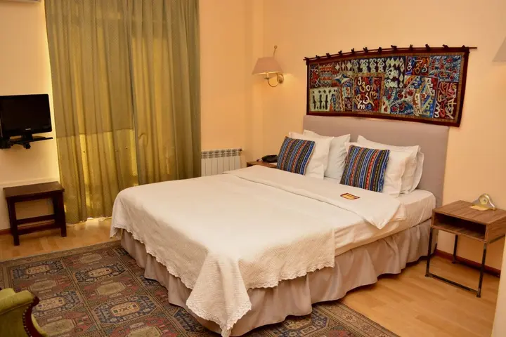 Тбилиси: Betsys Hotel