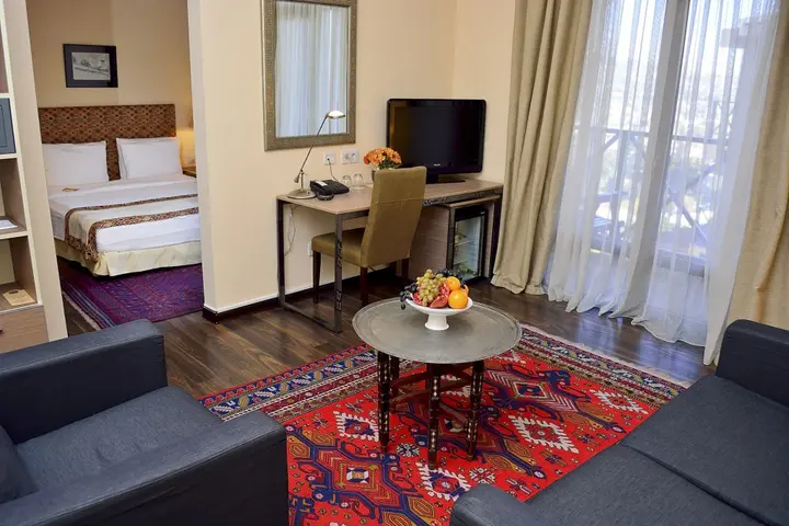 Тбилиси: Betsys Hotel