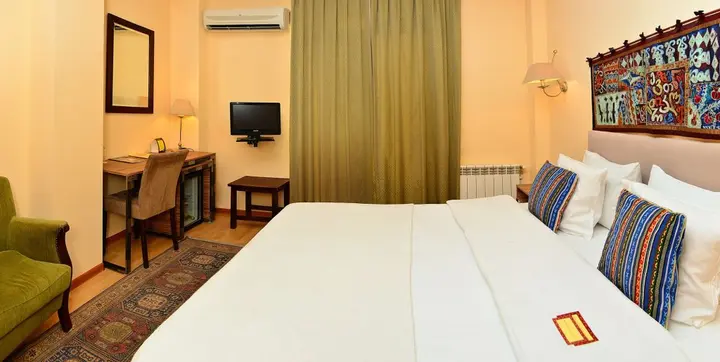 Тбилиси: Betsys Hotel