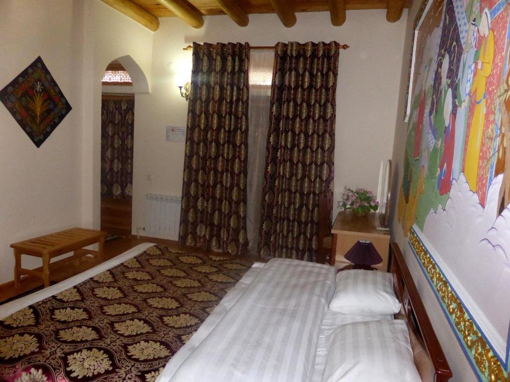 Бухара: hotel hovli poyon