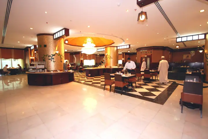 Al Bustan Tower Hotel Suites — фото 4