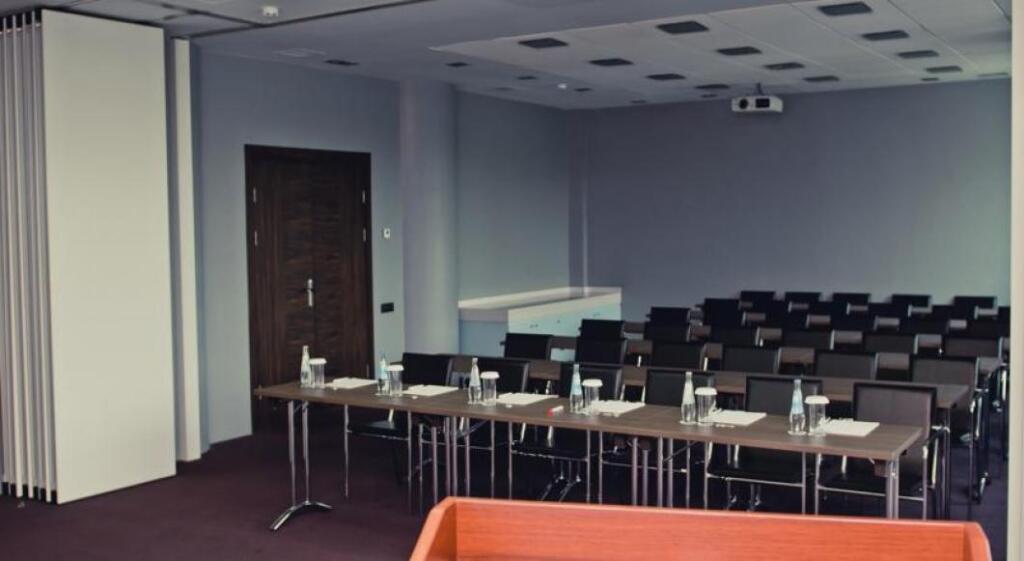 Баку: Отель Chirag Plaza Hotel & Business Center
