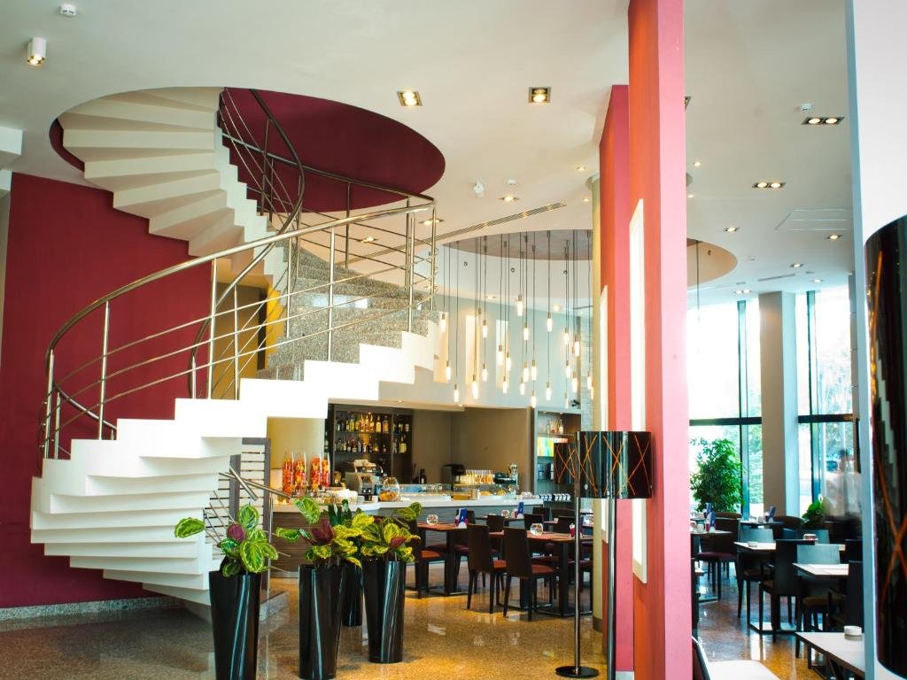 Баку: Отель Chirag Plaza Hotel & Business Center