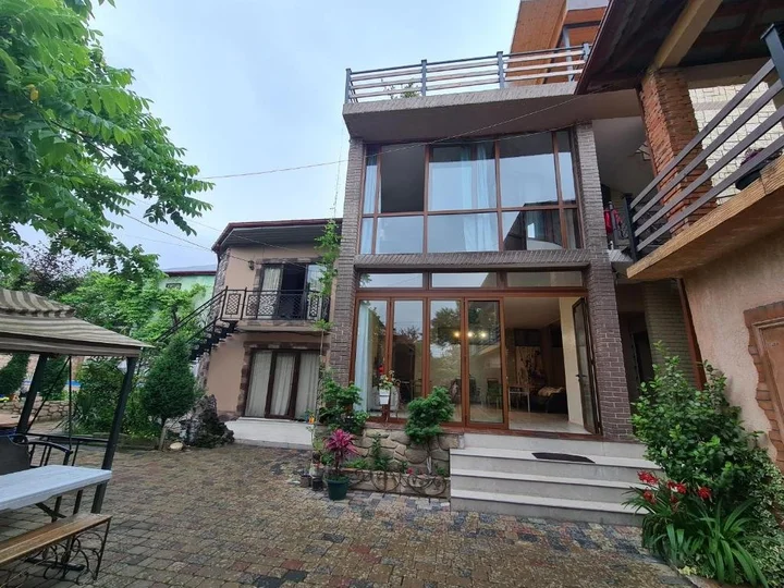 Батуми: Batumi Wonderland Guest House