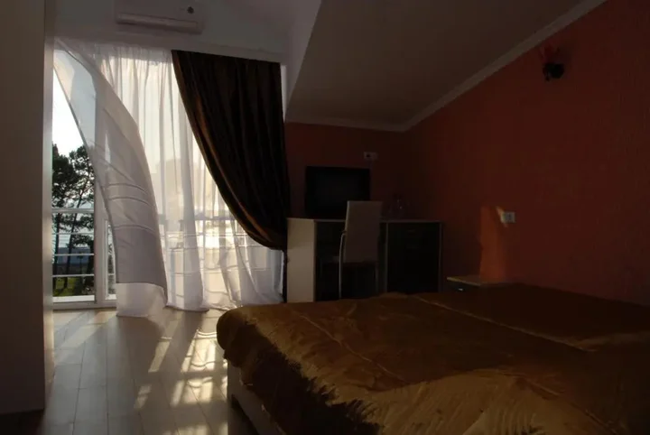 Уреки: Hotel Exotica