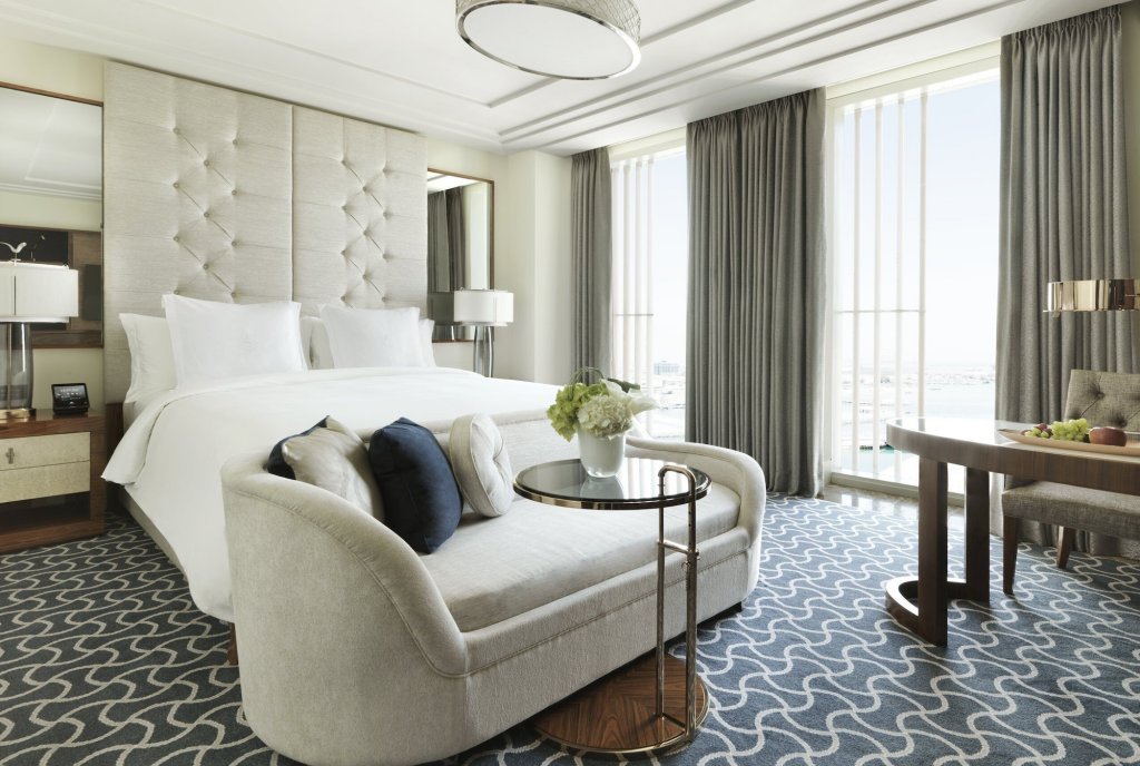 Абу-Даби: Four Seasons Hotel Abu Dhabi at Al Maryah Island