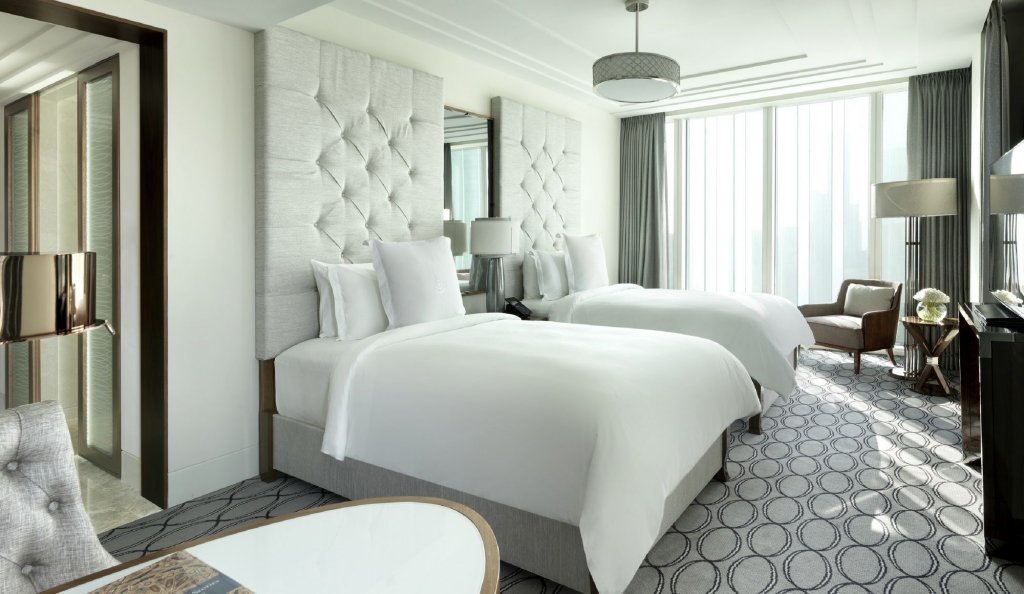 Абу-Даби: Four Seasons Hotel Abu Dhabi at Al Maryah Island