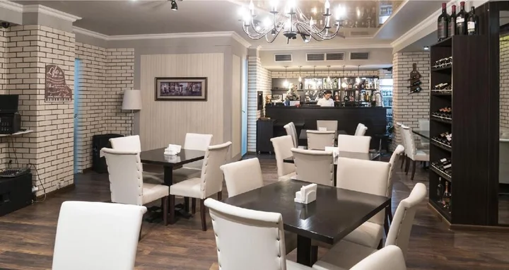 Батуми: Hotel & Cafe Batus