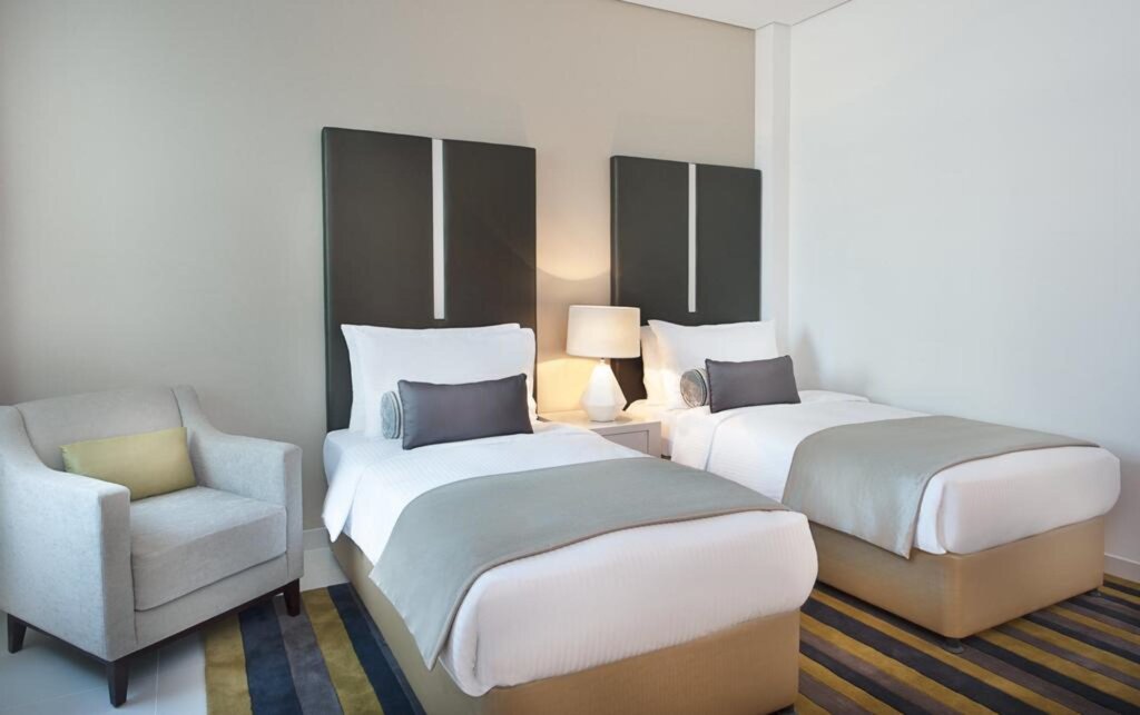 Дубай: DAMAC Maison Cour Jardin