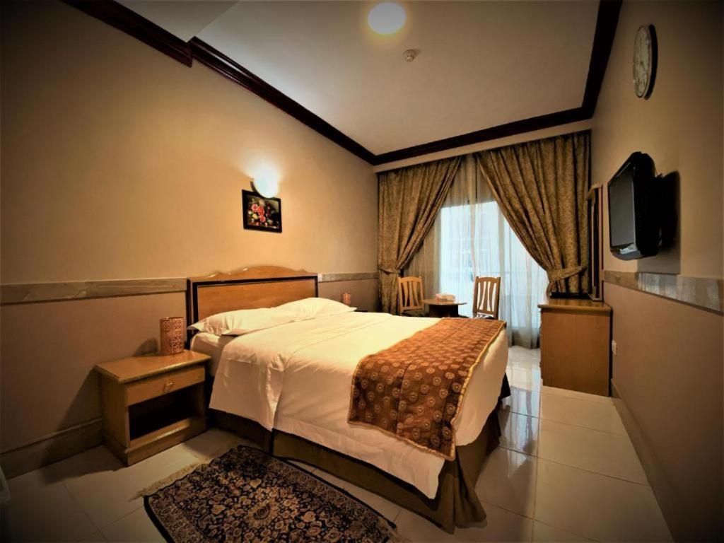 Дубай: San Marino Hotel