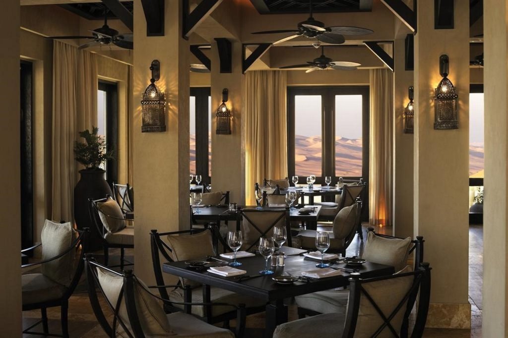 Оазис Лива: Qasr Al Sarab Desert Resort by Anantara