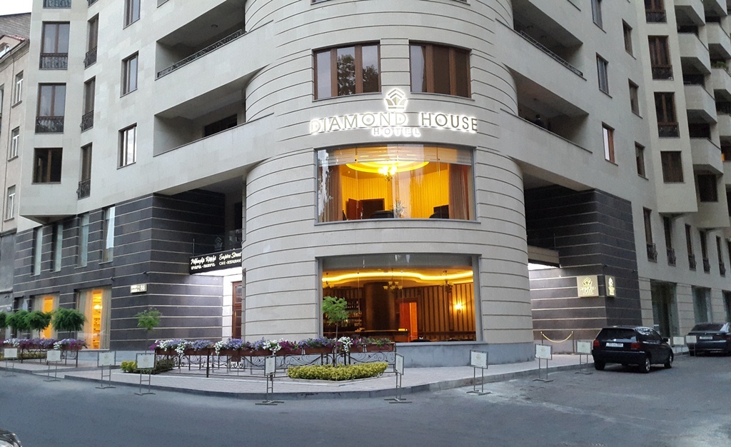 Diamond Hotel — фото 1