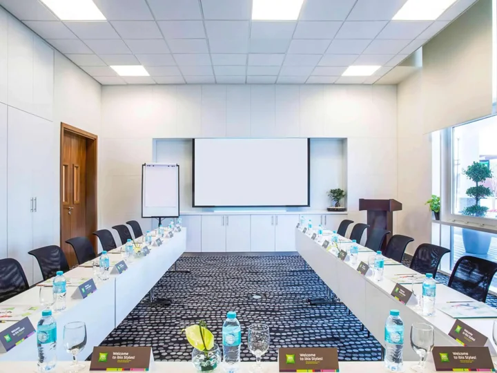 Дубай: ibis Styles Dragon Mart Dubai