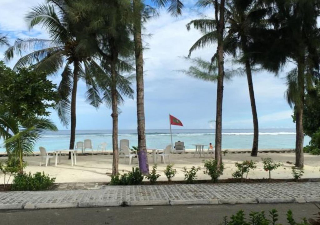 Северный атолл Мале: Transit Beach View