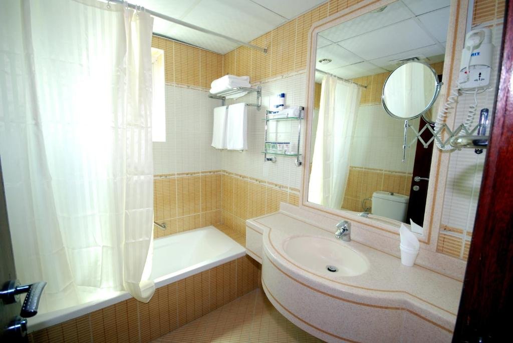 Шарджа: Al Bustan Hotel