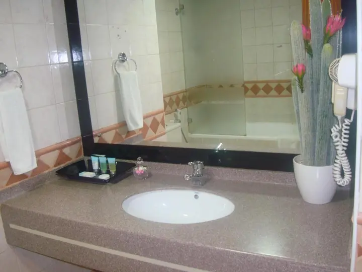 Дубай: Al Manar Grand Hotel Apartments