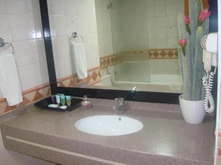 Дубай: Al Manar Grand Hotel Apartments