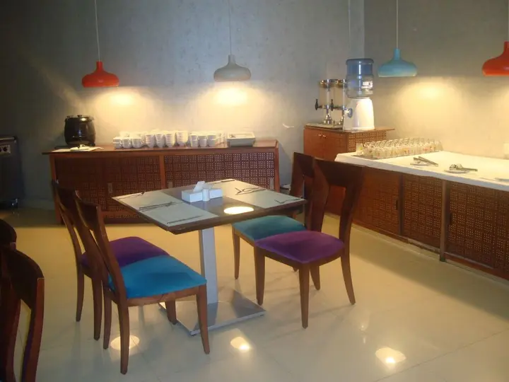 Дубай: Al Manar Grand Hotel Apartments