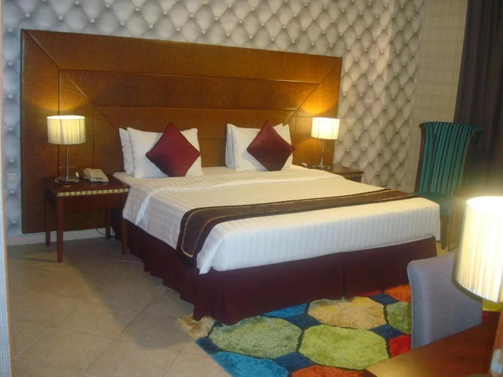 Дубай: Al Manar Grand Hotel Apartments