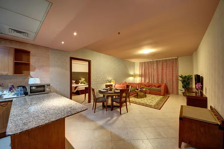 Дубай: Al Manar Grand Hotel Apartments