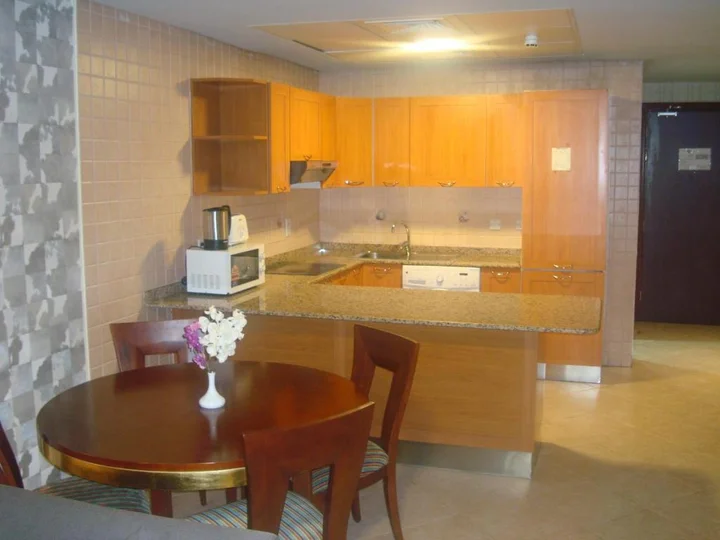 Дубай: Al Manar Grand Hotel Apartments