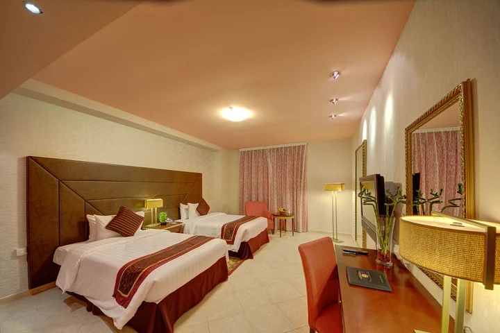 Дубай: Al Manar Grand Hotel Apartments