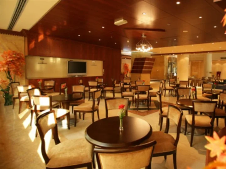 Дубай: Al Manar Grand Hotel Apartments