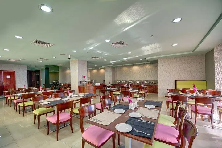 Дубай: Al Manar Grand Hotel Apartments