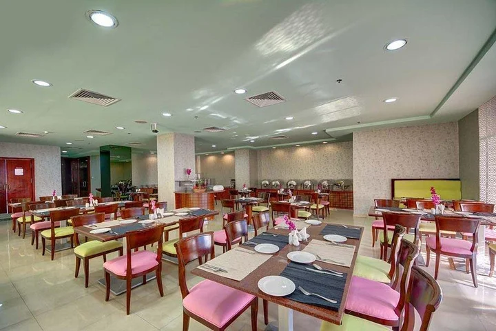 Дубай: Al Manar Grand Hotel Apartments