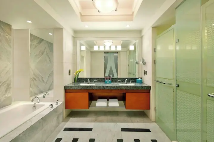Каир: The Nile Ritz-Carlton, Cairo
