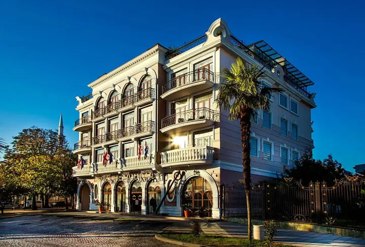Батуми: The Admiral Hotel