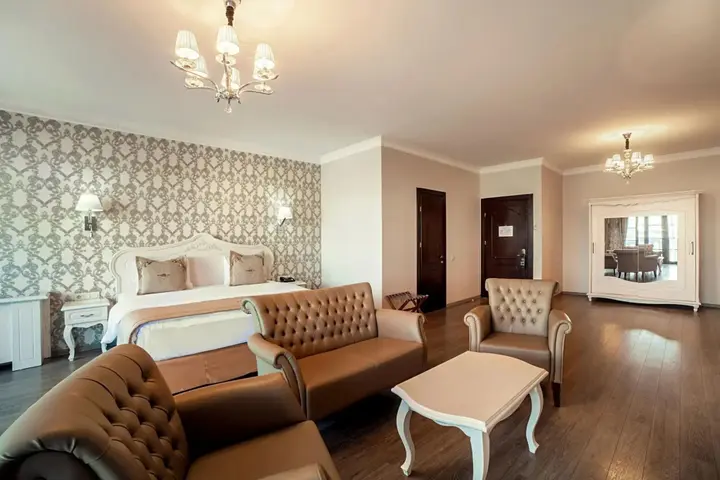 Батуми: The Admiral Hotel