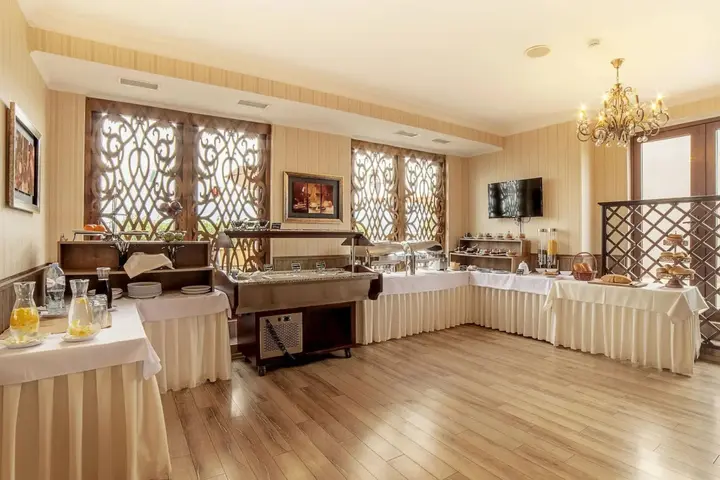 Батуми: The Admiral Hotel