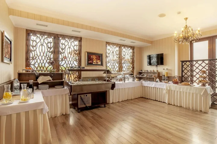 Батуми: The Admiral Hotel