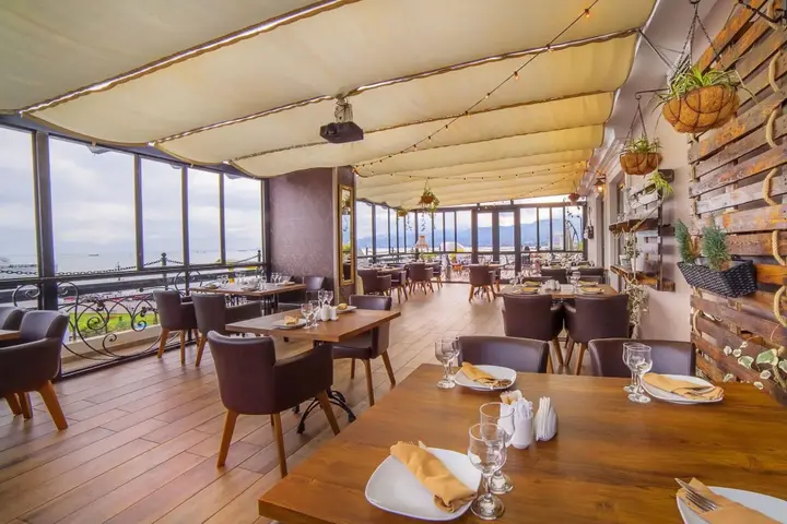 Батуми: The Admiral Hotel