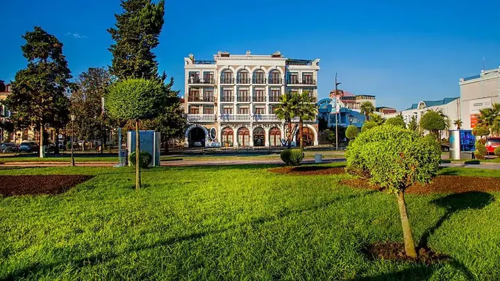 Батуми: The Admiral Hotel