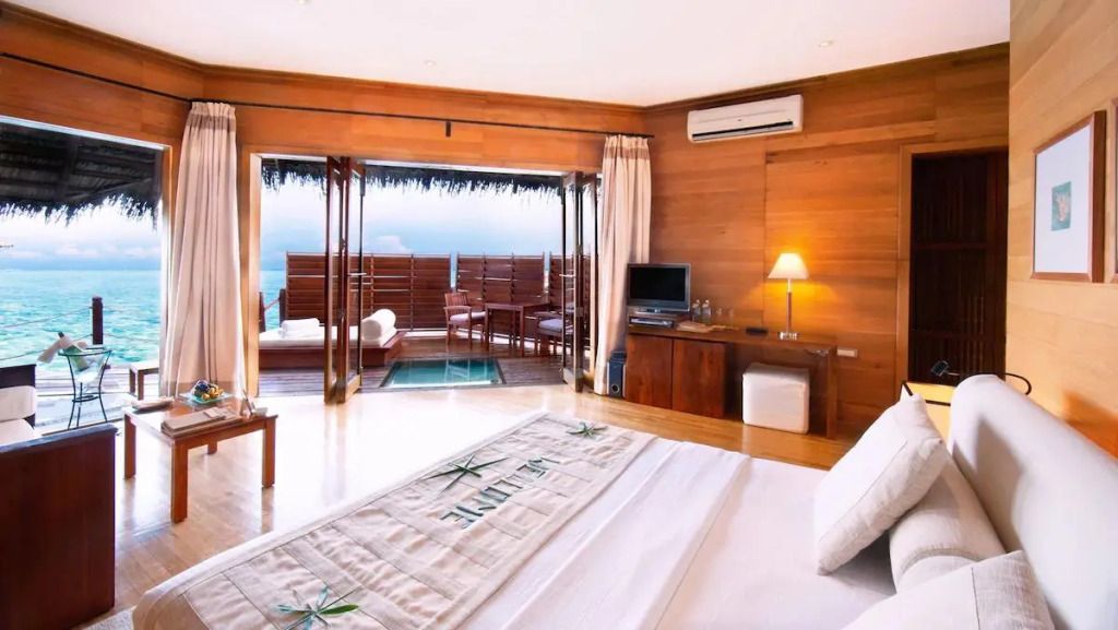Раа Атолл: Курорт Adaaran Prestige Water Villas - with Dine around Premium All inclusive - 24 hours – 45 Minutes from Male by Seaplane